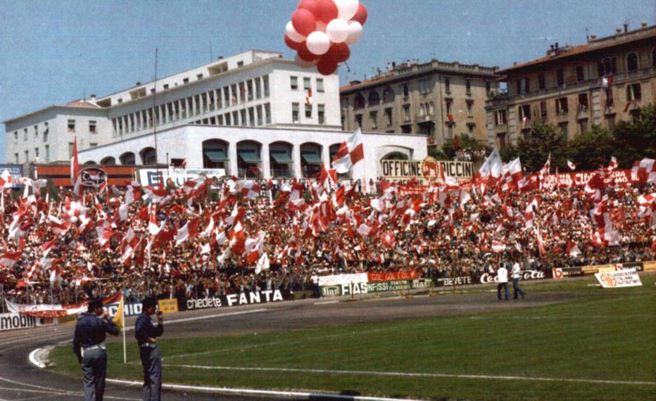 AC_Perugia_-_Stadio_Santa_Giuliana_-_1975_-_Promozione_in_Serie_A