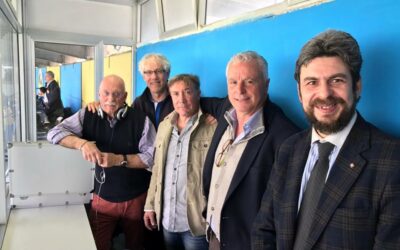 Autentiche bandiere di Carrarese e Alessandria insieme con Museo Grigio