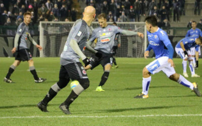 De Luca lancia i Grigi, poi un errore li frena, così il derby finisce in parità