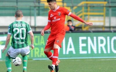 Il difensore centrale Alberto Dossena è un calciatore dell’Alessandria